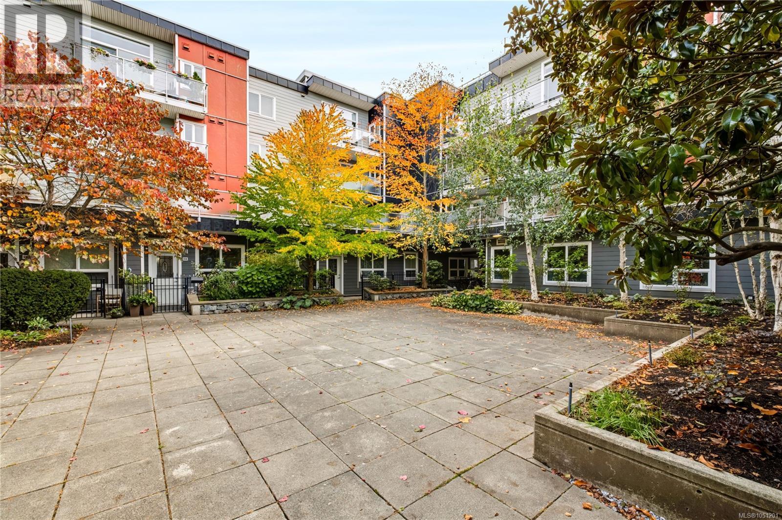 314 1315 Esquimalt Rd