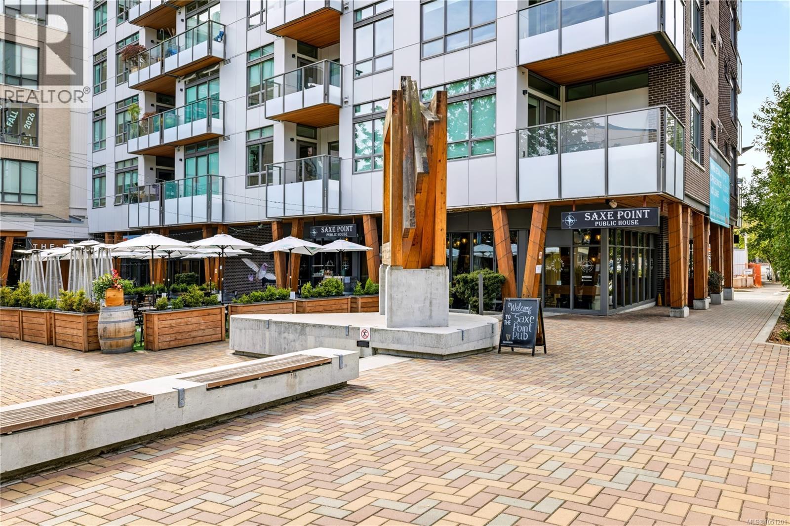 314 1315 Esquimalt Rd