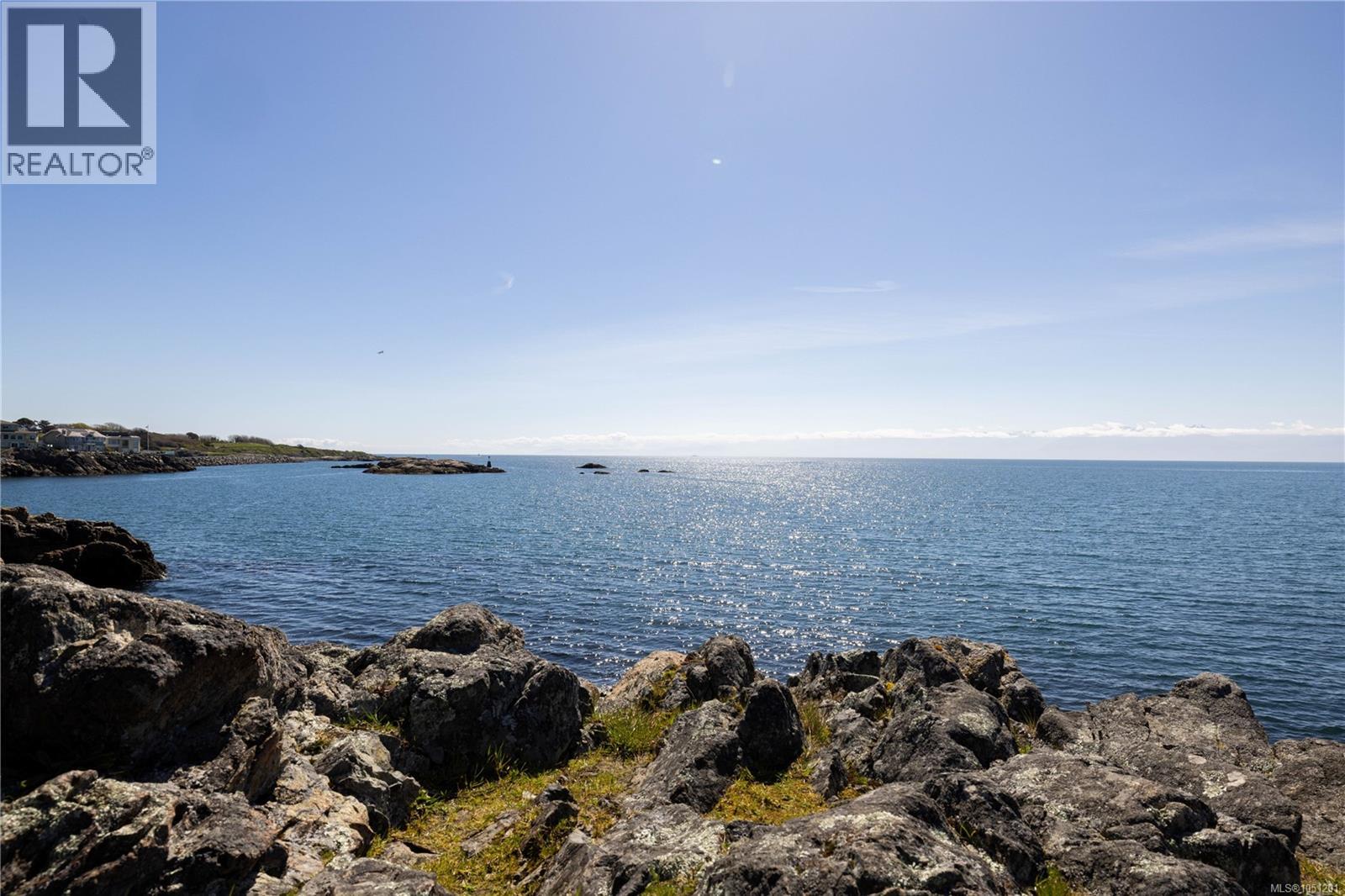 314 1315 Esquimalt Rd
