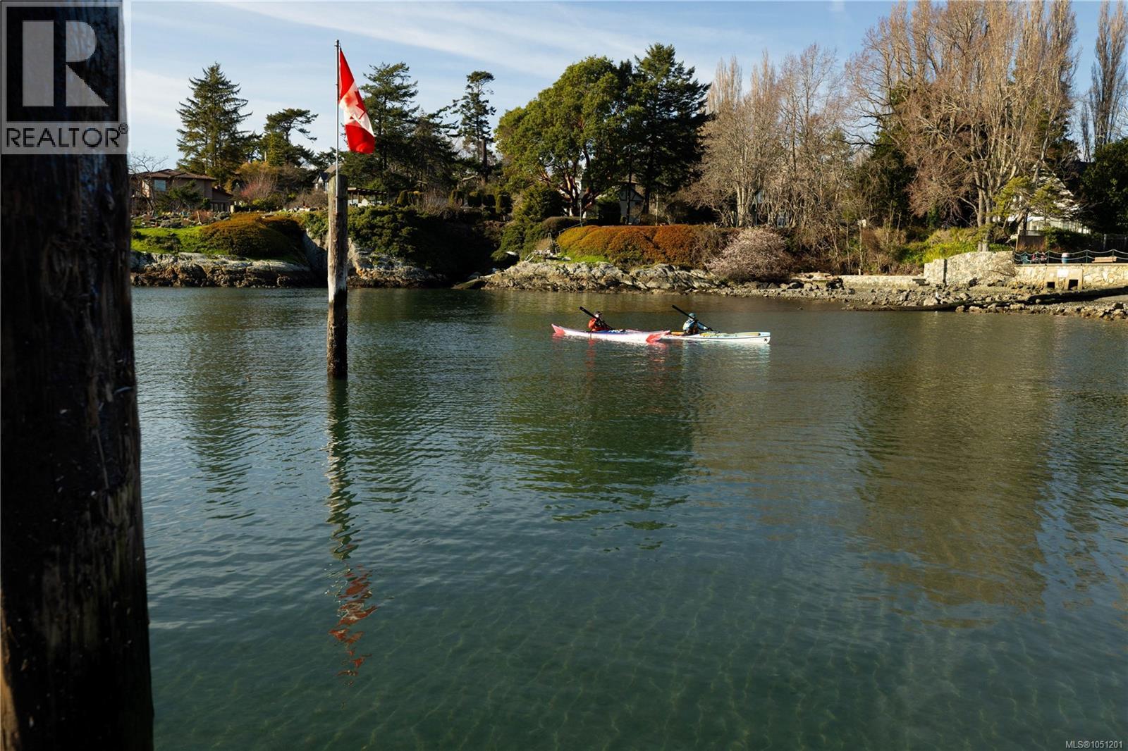 314 1315 Esquimalt Rd