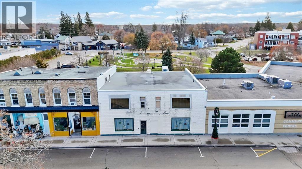 53-55 King STREET West Lambton Shores Ontario Canada N0N1J0 4