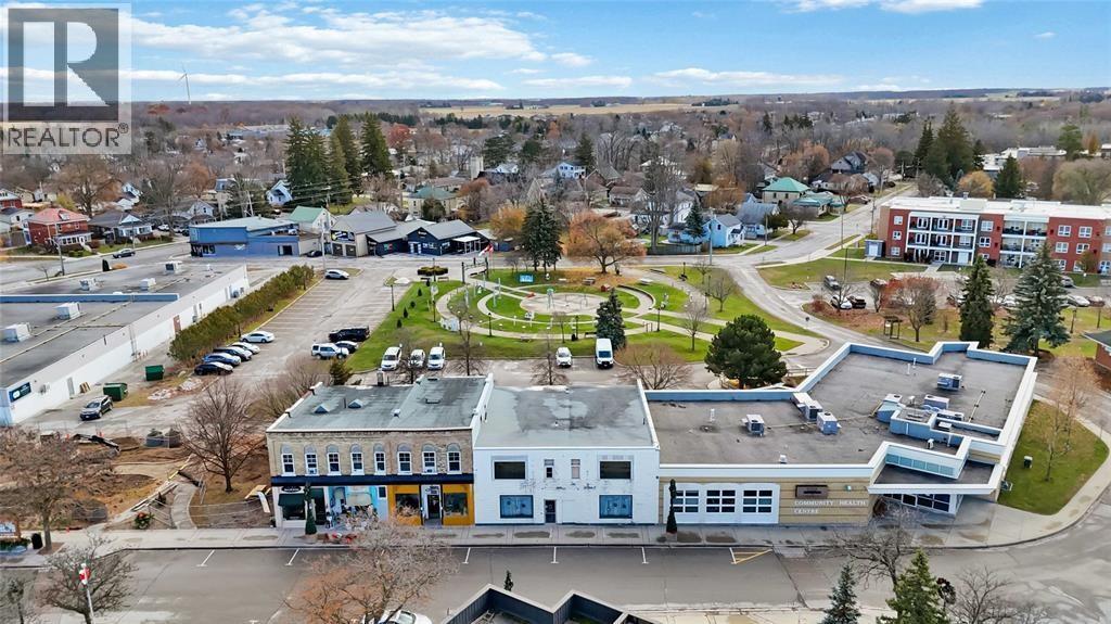 53-55 King STREET West Lambton Shores Ontario Canada N0N1J0 5