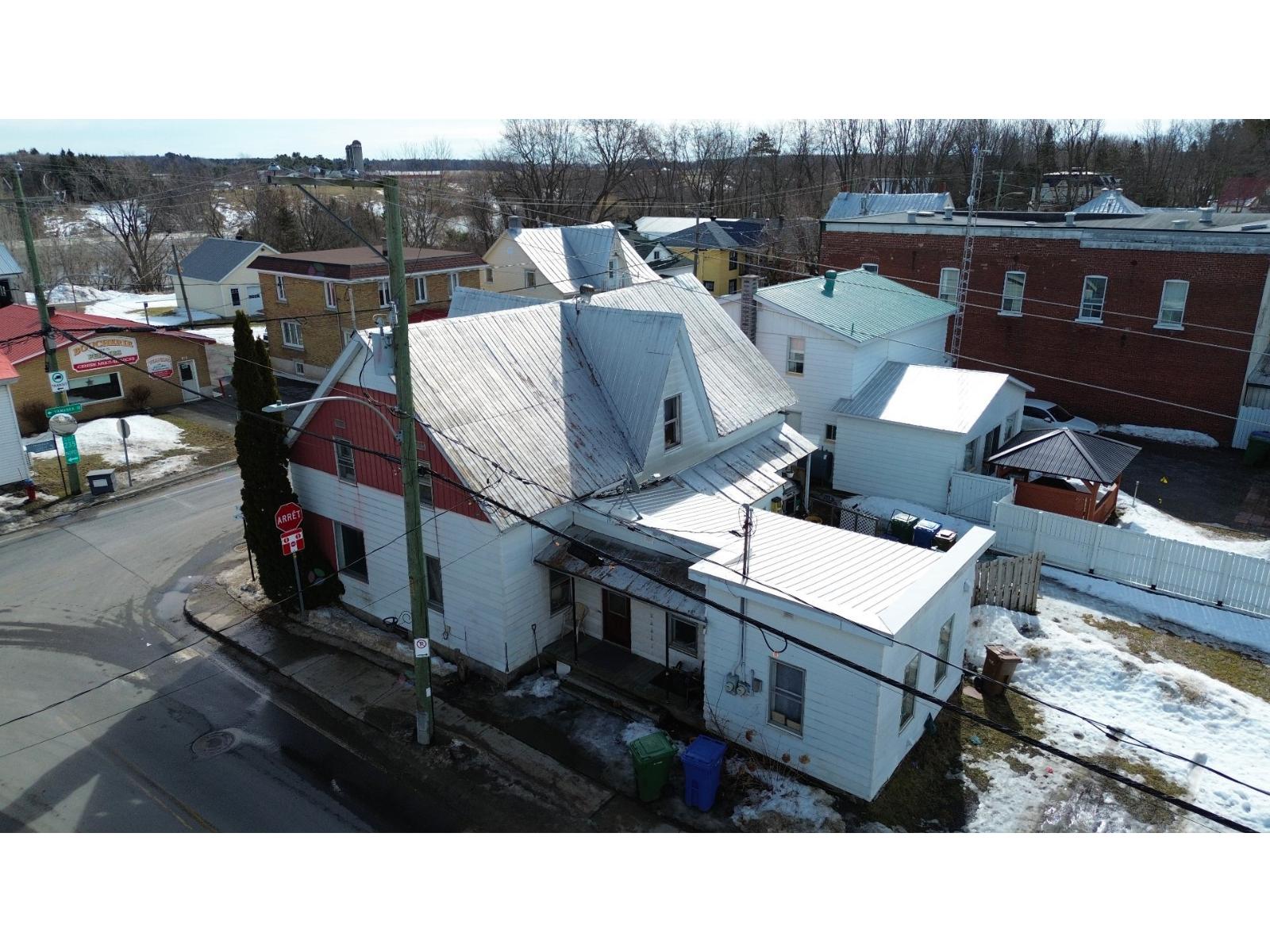 808-814 Rue Royale Massueville Quebec Canada J0G1K0 2