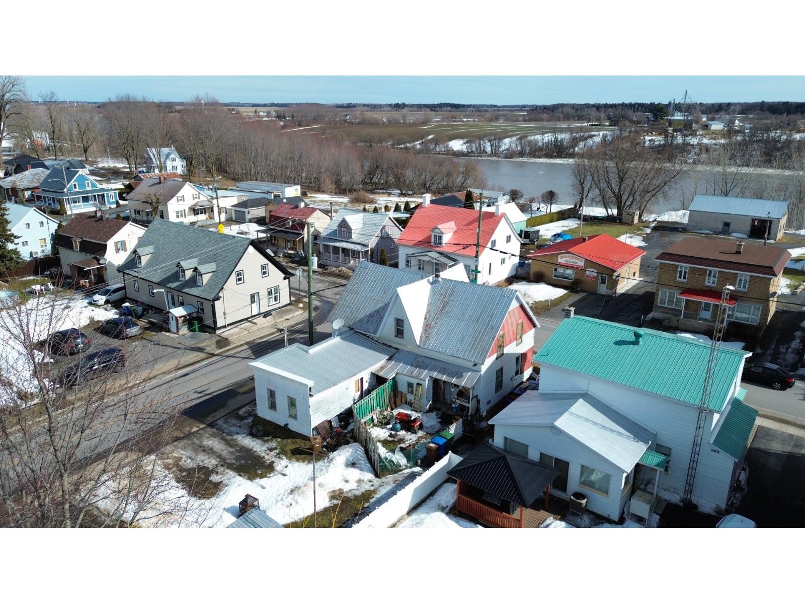 808-814 Rue Royale Massueville Quebec Canada J0G1K0 3