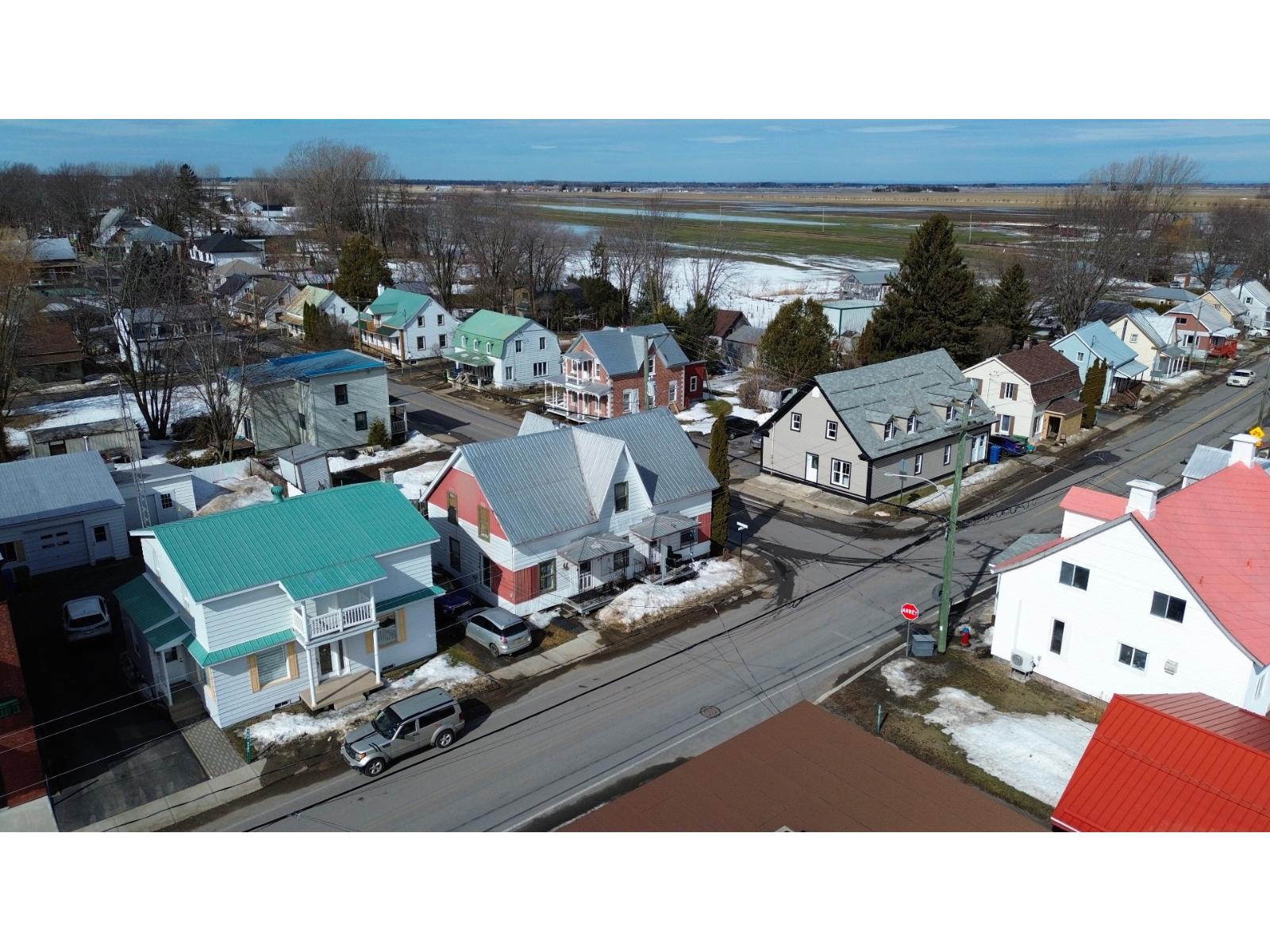 808-814 Rue Royale Massueville Quebec Canada J0G1K0 4
