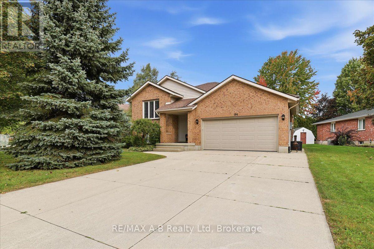 194 NORWOOD COURT, Stratford, Ontario