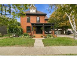 86 TORONTO STREET, goderich (goderich (town)), Ontario