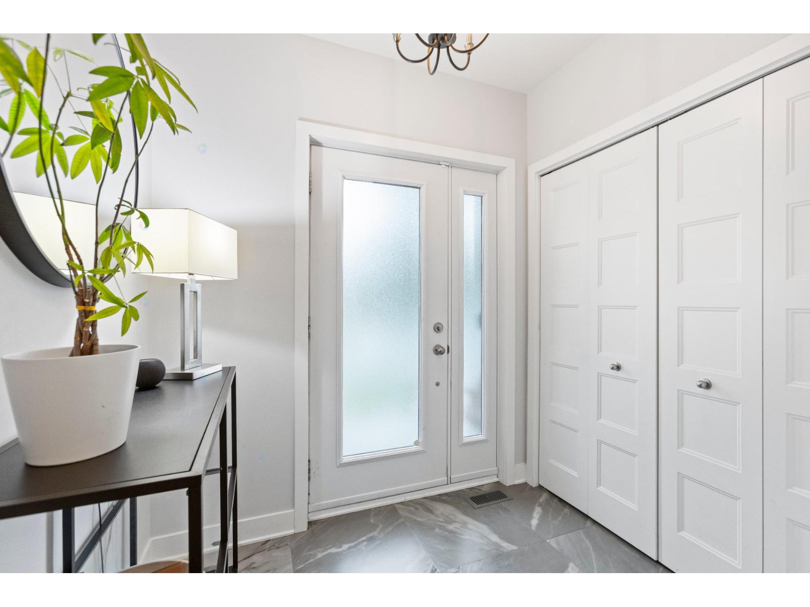 330 Rue Félicité-Laurin Montréal (L'Île-Bizard/Sainte-Geneviève) Quebec Canada H9E0A9 4