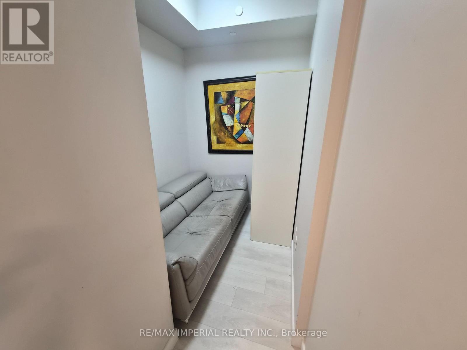 609 - 8 Eglington Avenue E, Toronto, Ontario  M4P 0C1 - Photo 3 - C13847388