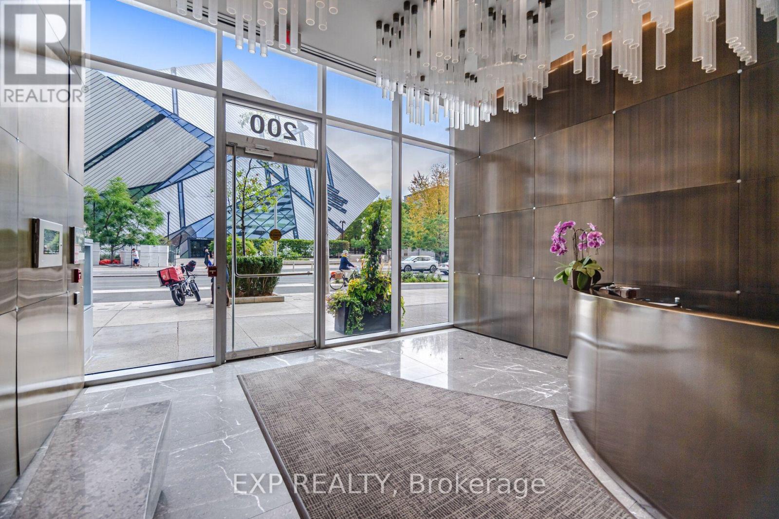 2505 - 200 Bloor Street W, Toronto, Ontario  M5S 0B1 - Photo 2 - C13847514