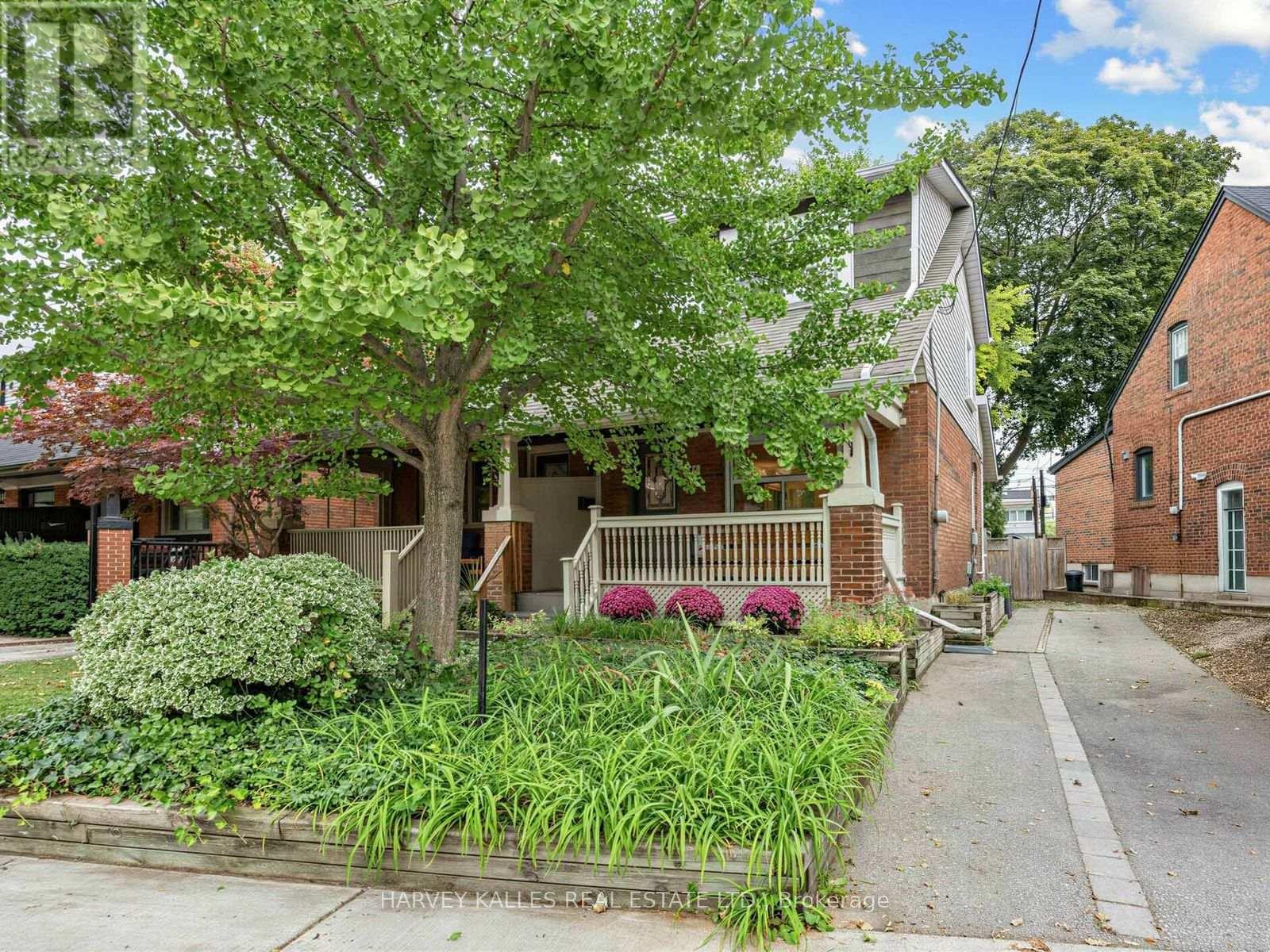 4 Kenrae Road, Toronto, Ontario  M4G 1Y1 - Photo 1 - C13847516