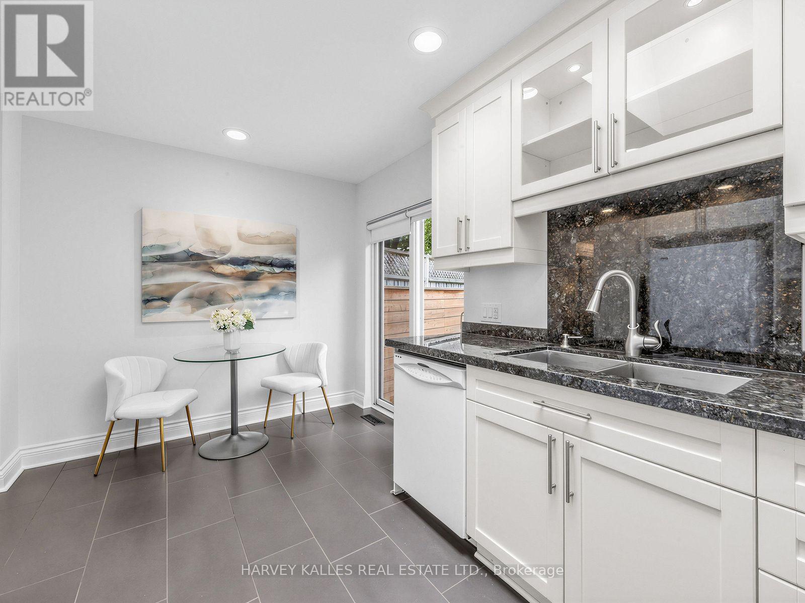 4 Kenrae Road, Toronto, Ontario  M4G 1Y1 - Photo 16 - C13847516
