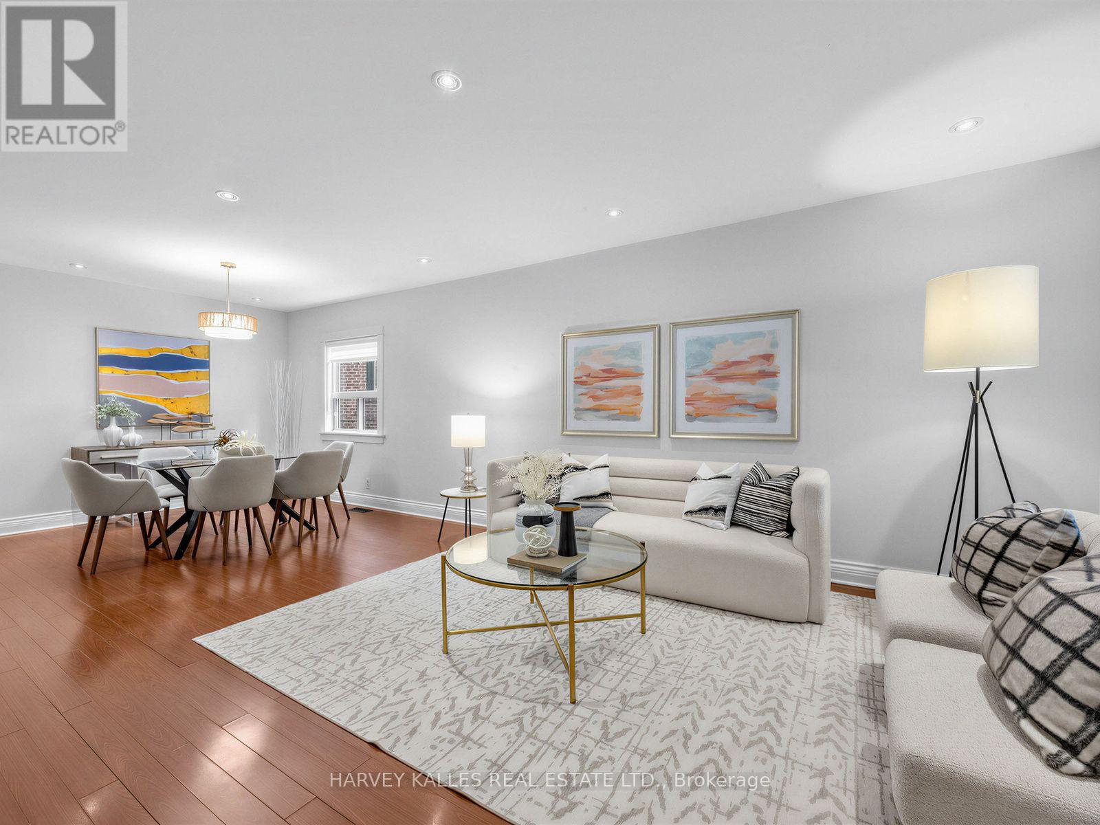 4 Kenrae Road, Toronto, Ontario  M4G 1Y1 - Photo 8 - C13847516