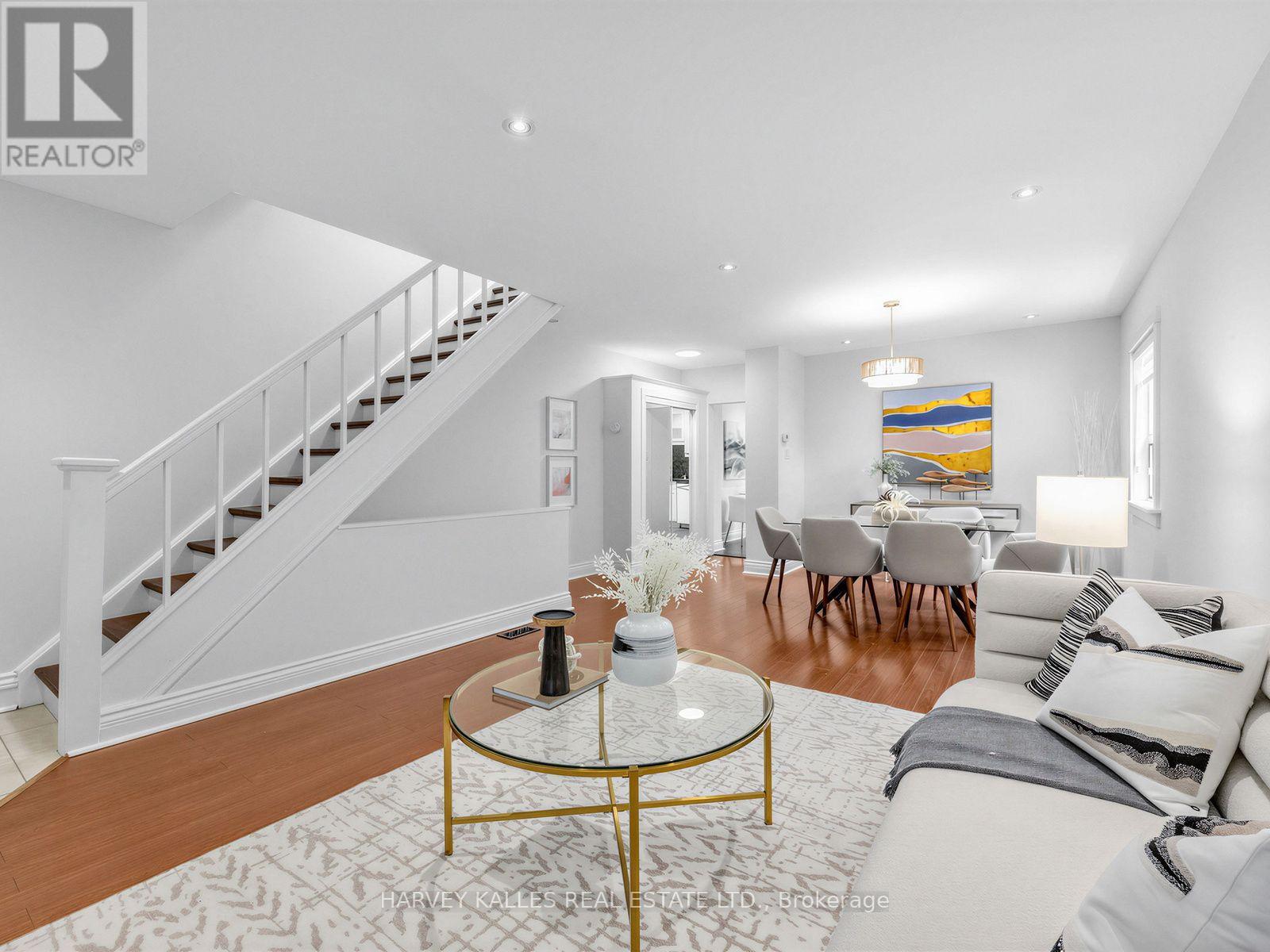 4 Kenrae Road, Toronto, Ontario  M4G 1Y1 - Photo 9 - C13847516
