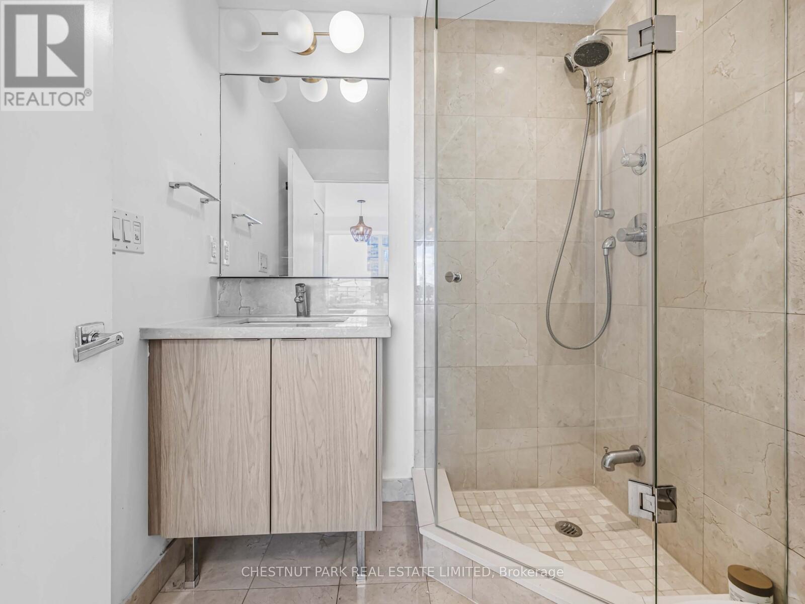 1811 - 21 Widmer Street, Toronto, Ontario  M5V 0B8 - Photo 18 - C13847724