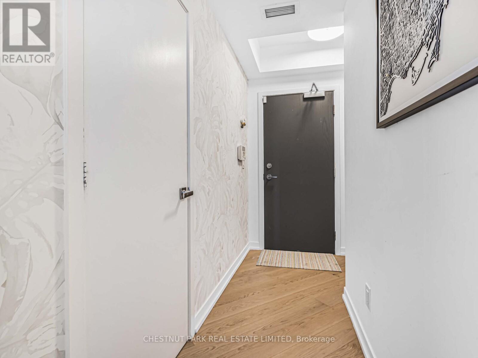 1811 - 21 Widmer Street, Toronto, Ontario  M5V 0B8 - Photo 2 - C13847724