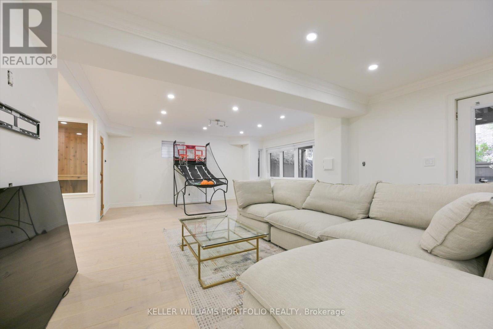 27 True Davidson Drive, Toronto, Ontario  M4W 3X3 - Photo 45 - C13847732