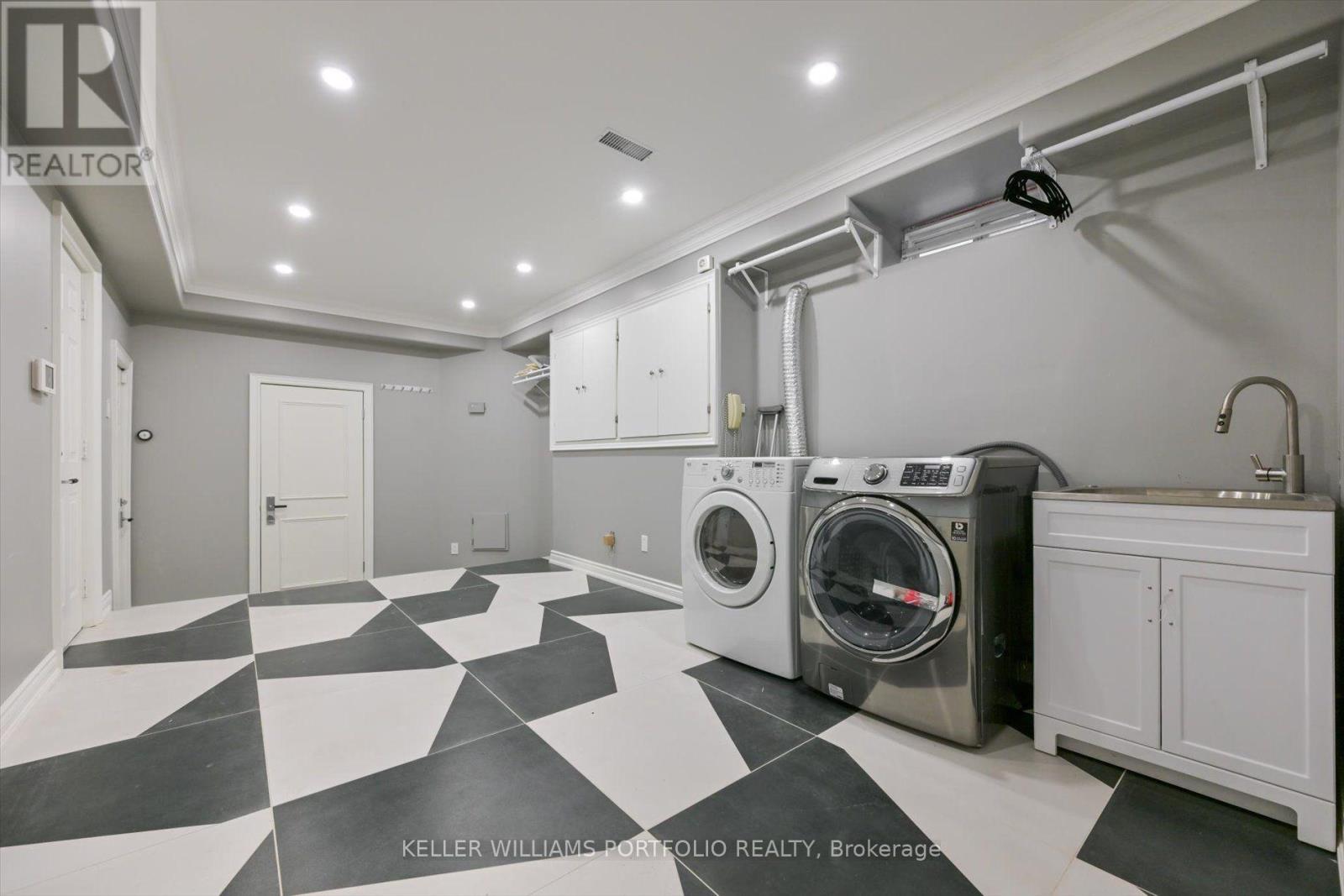 27 True Davidson Drive, Toronto, Ontario  M4W 3X3 - Photo 49 - C13847732