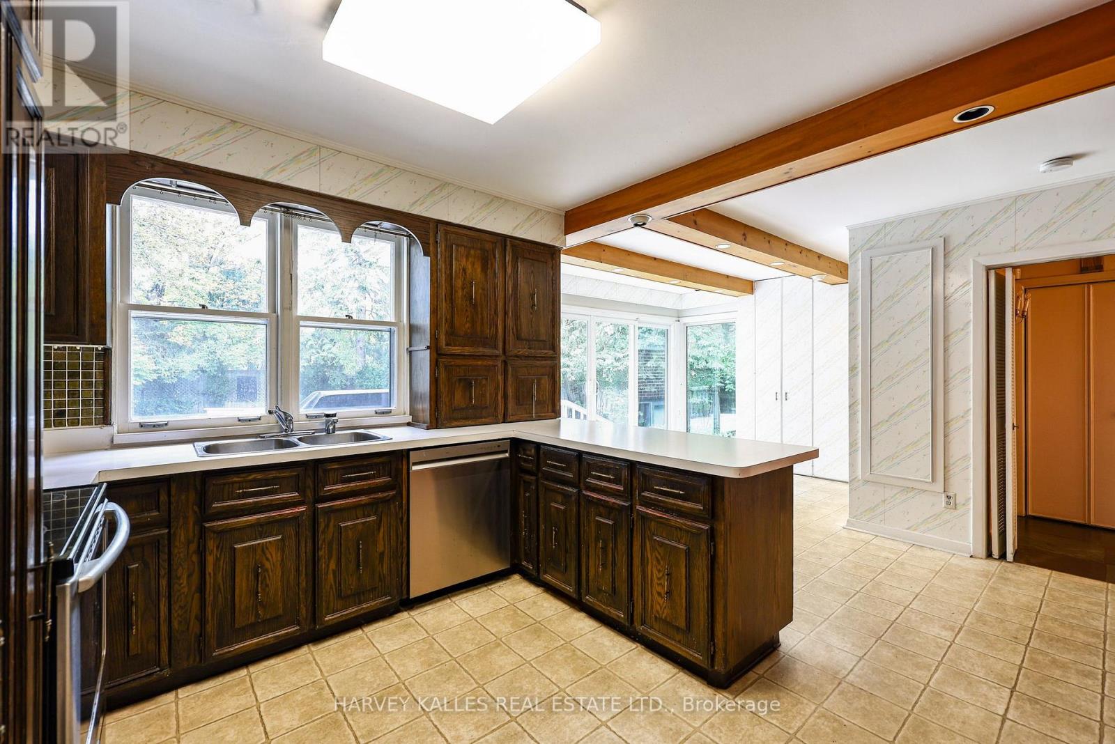 2 Colvestone Road, Toronto, Ontario  M2L 1X3 - Photo 17 - C13847790