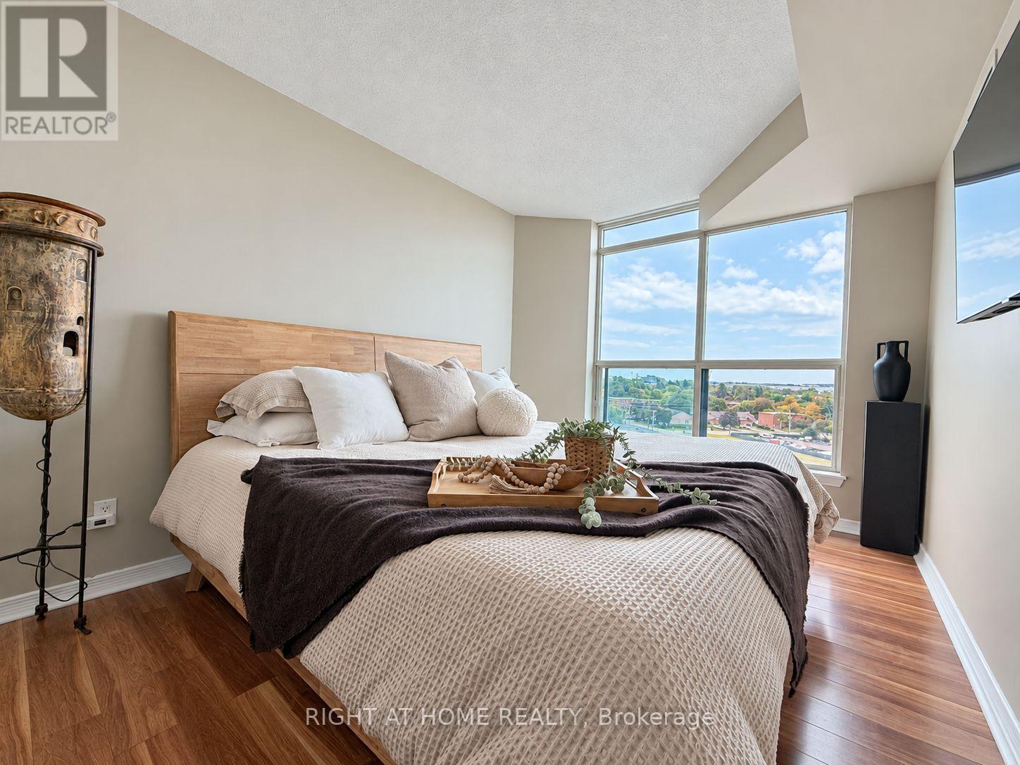 906 - 340 Watson Street W, Whitby, Ontario  L1N 9G1 - Photo 11 - E13847390