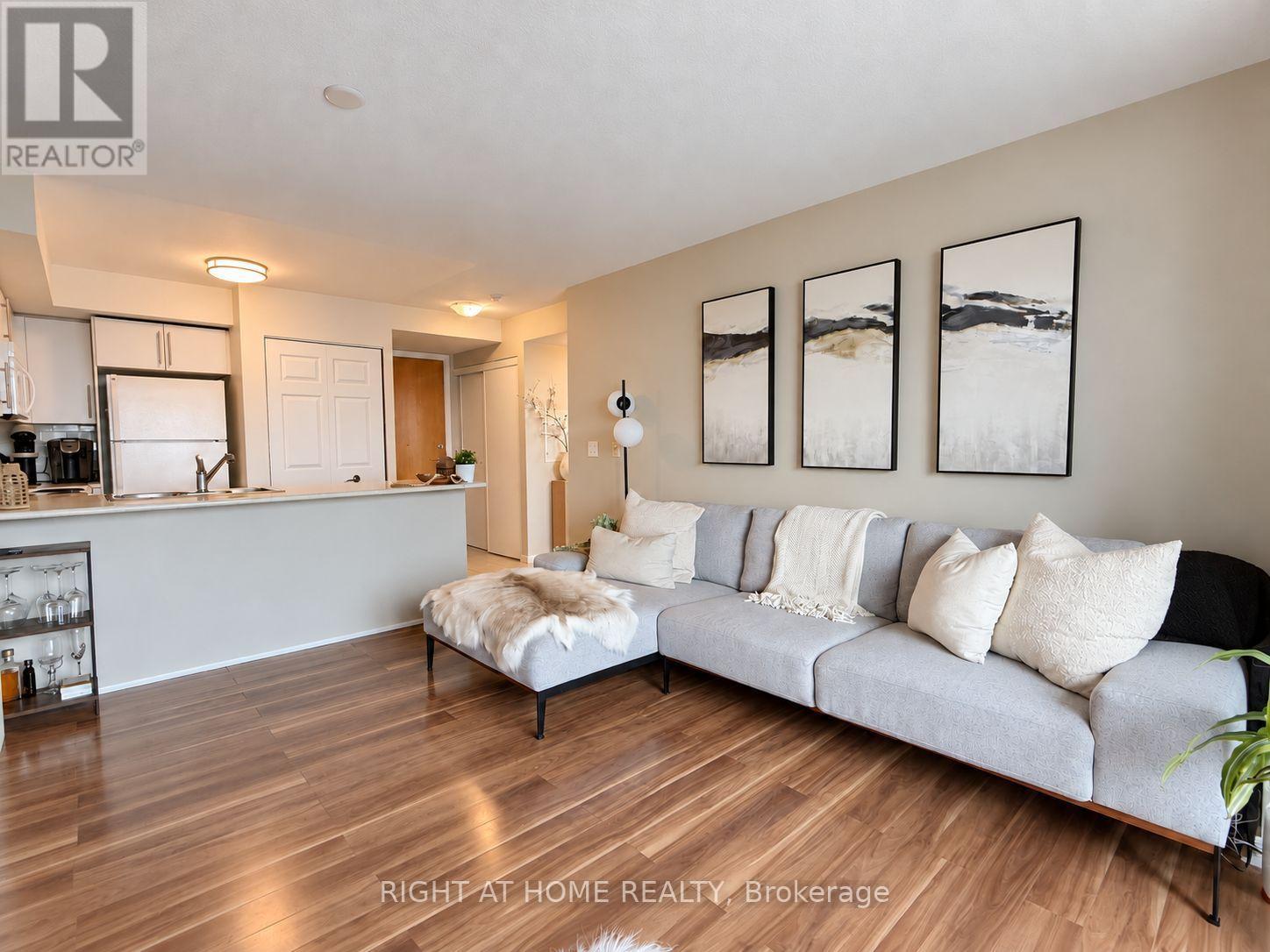 906 - 340 Watson Street W, Whitby, Ontario  L1N 9G1 - Photo 6 - E13847390
