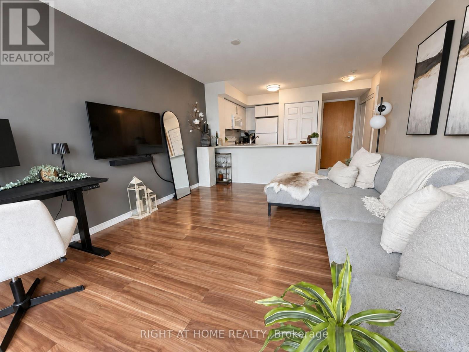 906 - 340 Watson Street W, Whitby, Ontario  L1N 9G1 - Photo 7 - E13847390