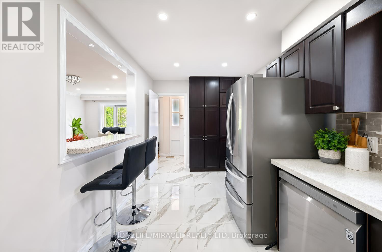 54 Sunderland Crescent, Toronto, Ontario  M1H 2V3 - Photo 19 - E13847426