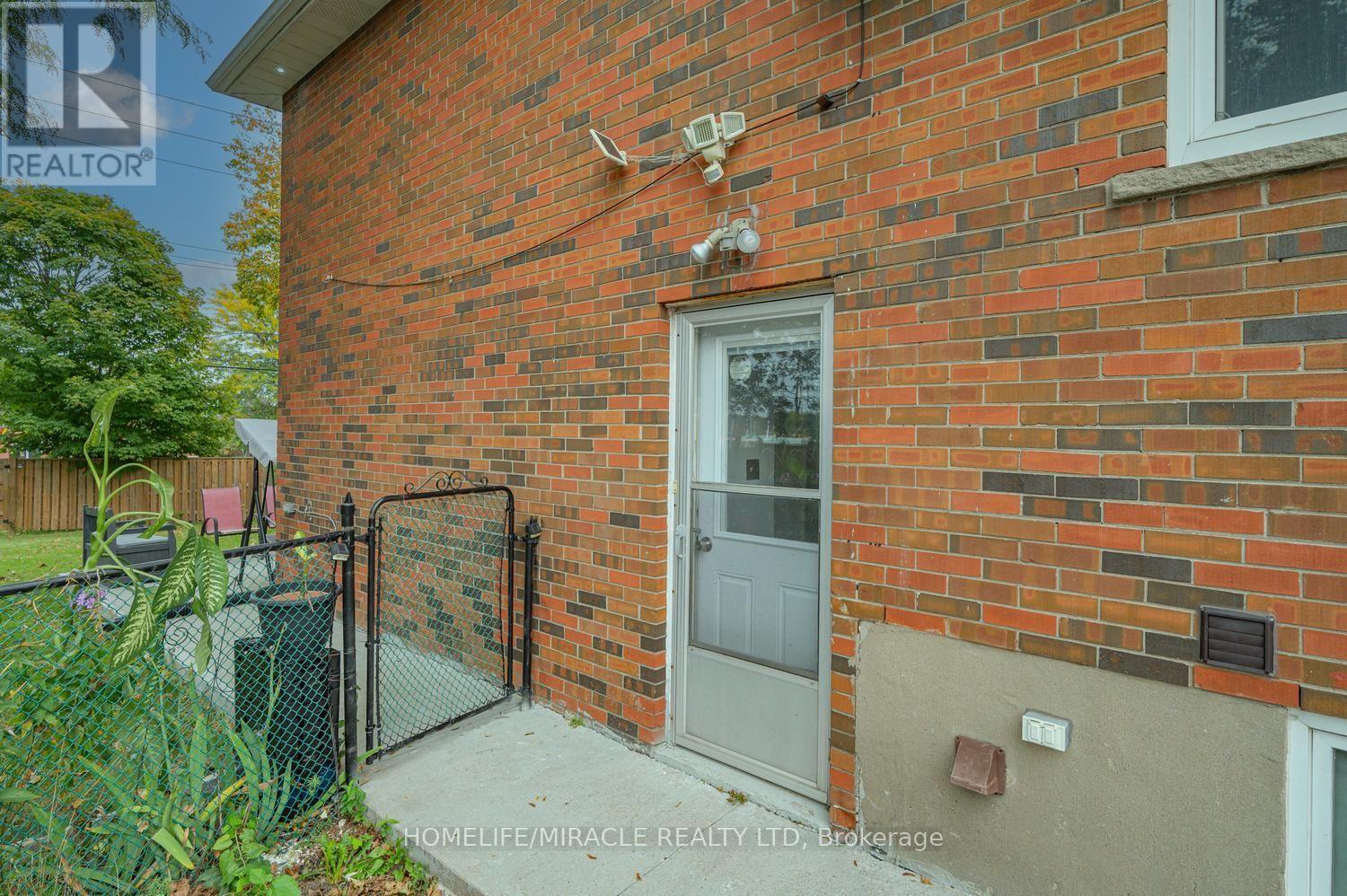 54 Sunderland Crescent, Toronto, Ontario  M1H 2V3 - Photo 47 - E13847426