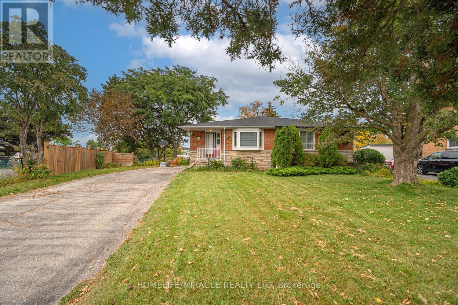 54 Sunderland Crescent, Toronto, Ontario  M1H 2V3 - Photo 5 - E13847426