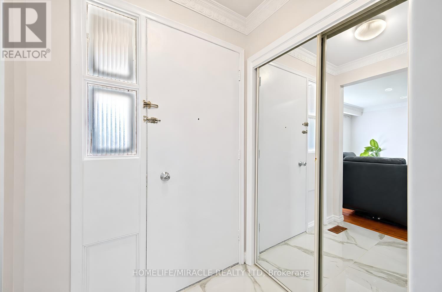 54 Sunderland Crescent, Toronto, Ontario  M1H 2V3 - Photo 9 - E13847426