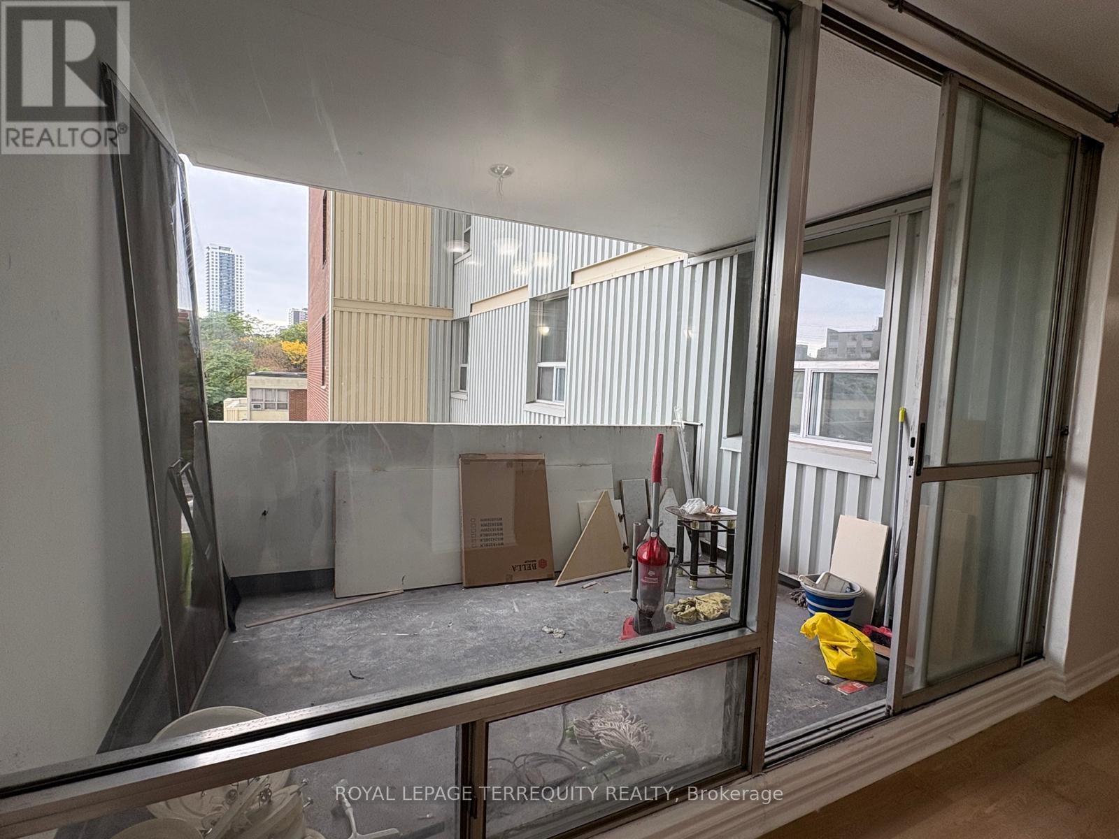309 - 1 Massey Square, Toronto, Ontario  M4C 5L4 - Photo 11 - E13847534