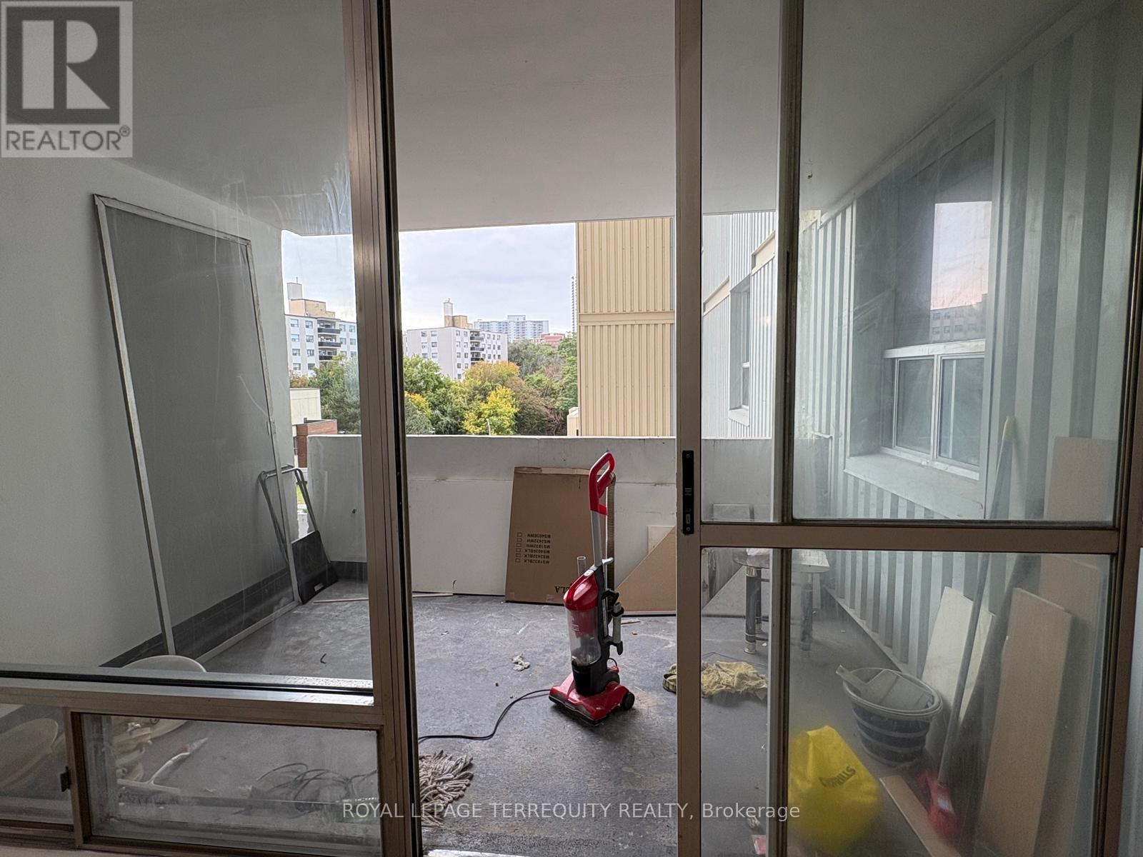 309 - 1 Massey Square, Toronto, Ontario  M4C 5L4 - Photo 12 - E13847534