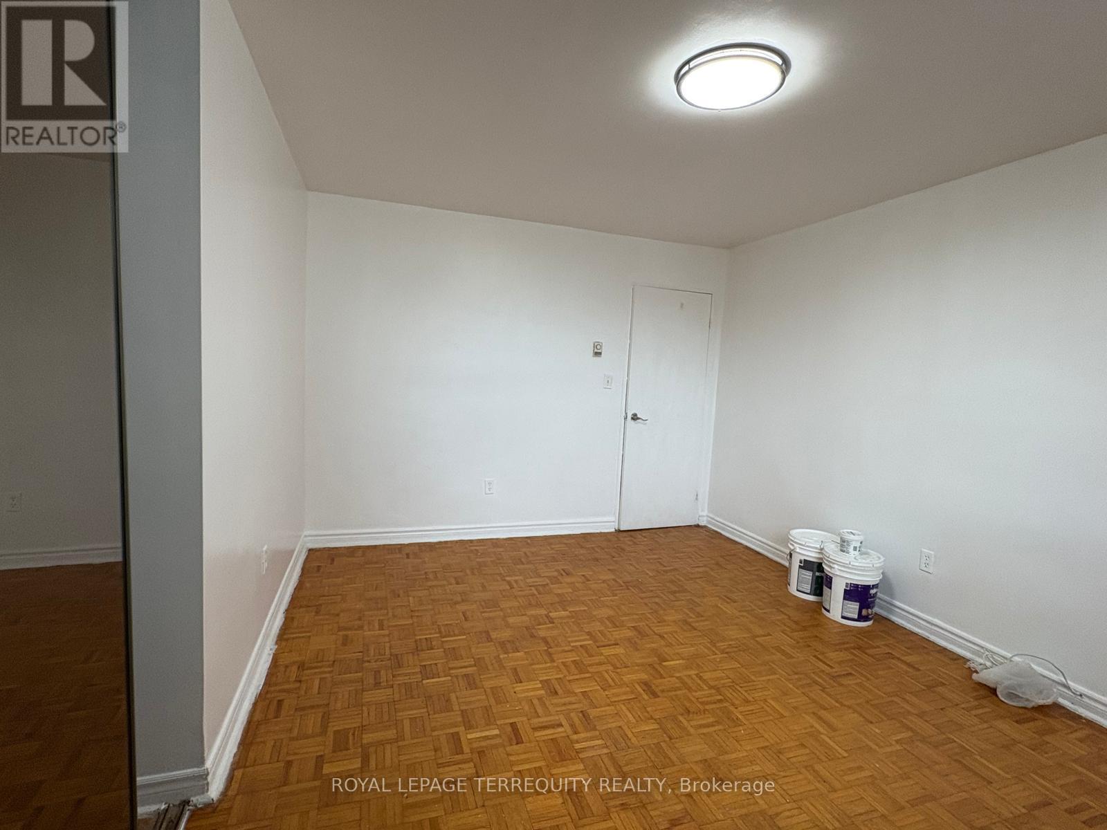309 - 1 Massey Square, Toronto, Ontario  M4C 5L4 - Photo 23 - E13847534