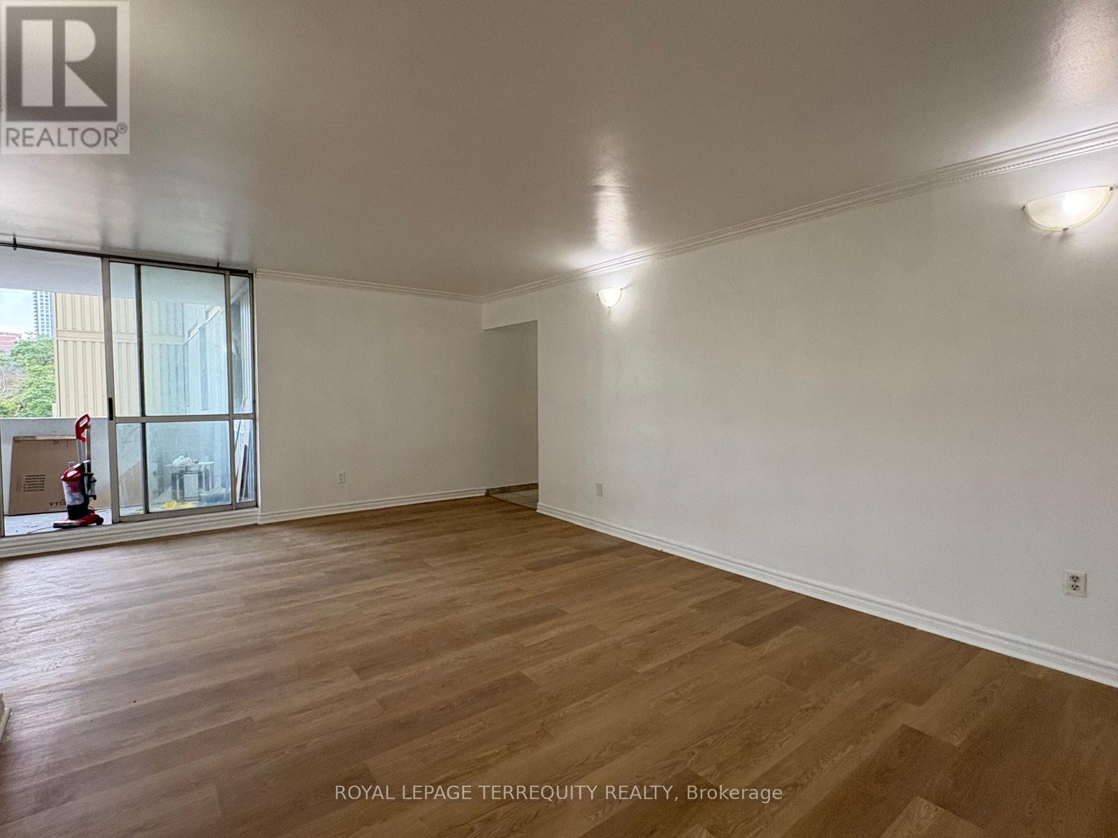 309 - 1 Massey Square, Toronto, Ontario  M4C 5L4 - Photo 8 - E13847534
