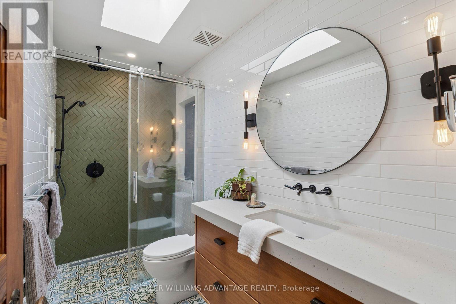 84 Kingsmount Park Road, Toronto, Ontario  M4L 3L4 - Photo 23 - E13847612