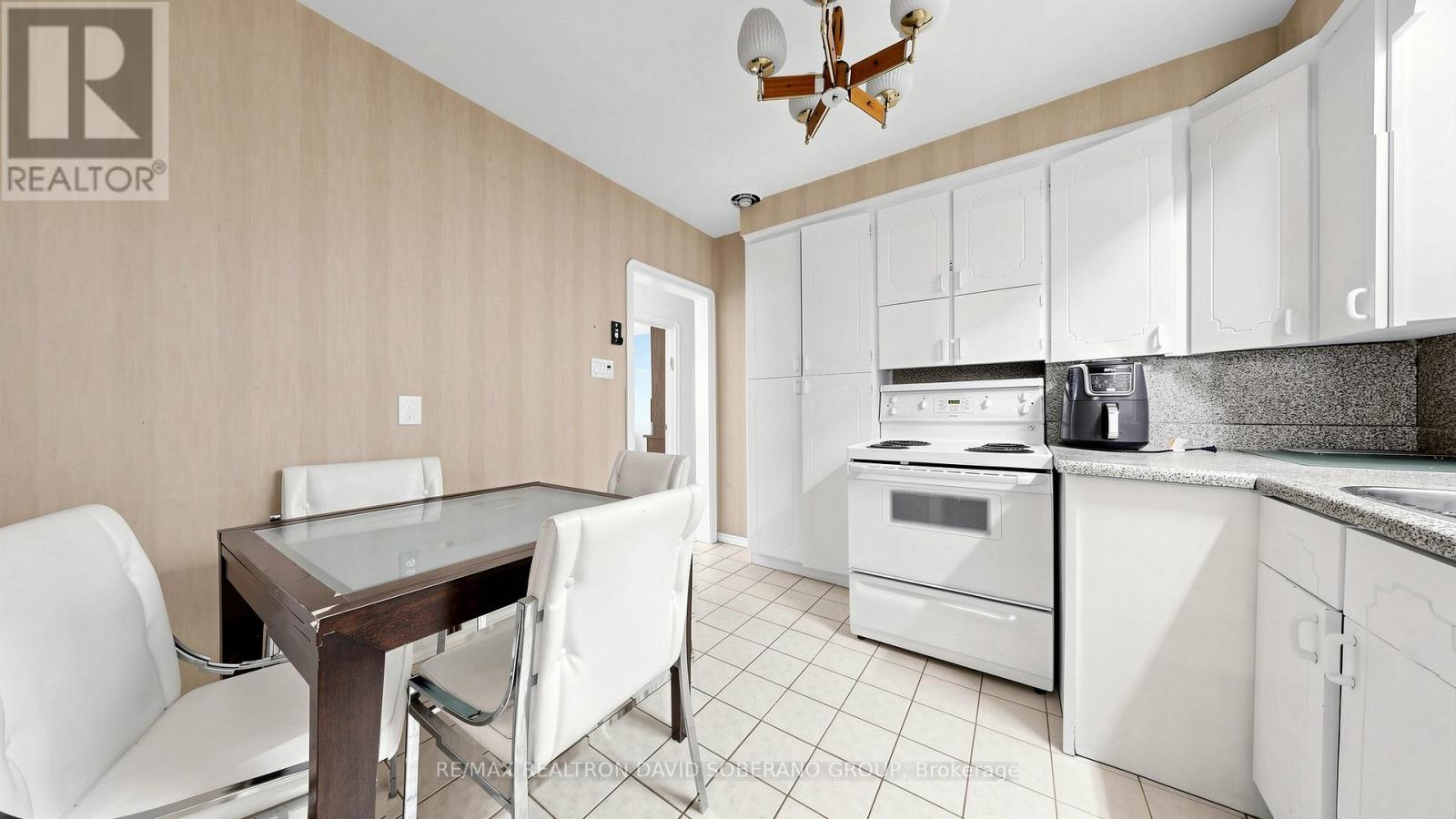 108 York Downs Drive, Toronto, Ontario  M3H 2G7 - Photo 13 - C13838618