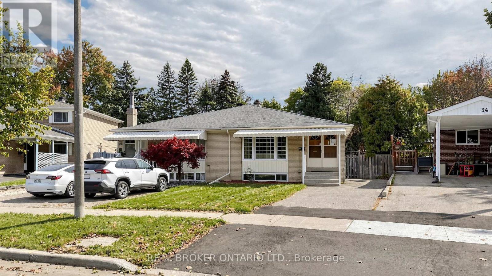 32 Cairnside Crescent, Toronto, Ontario  M2J 3M8 - Photo 4 - C13847810