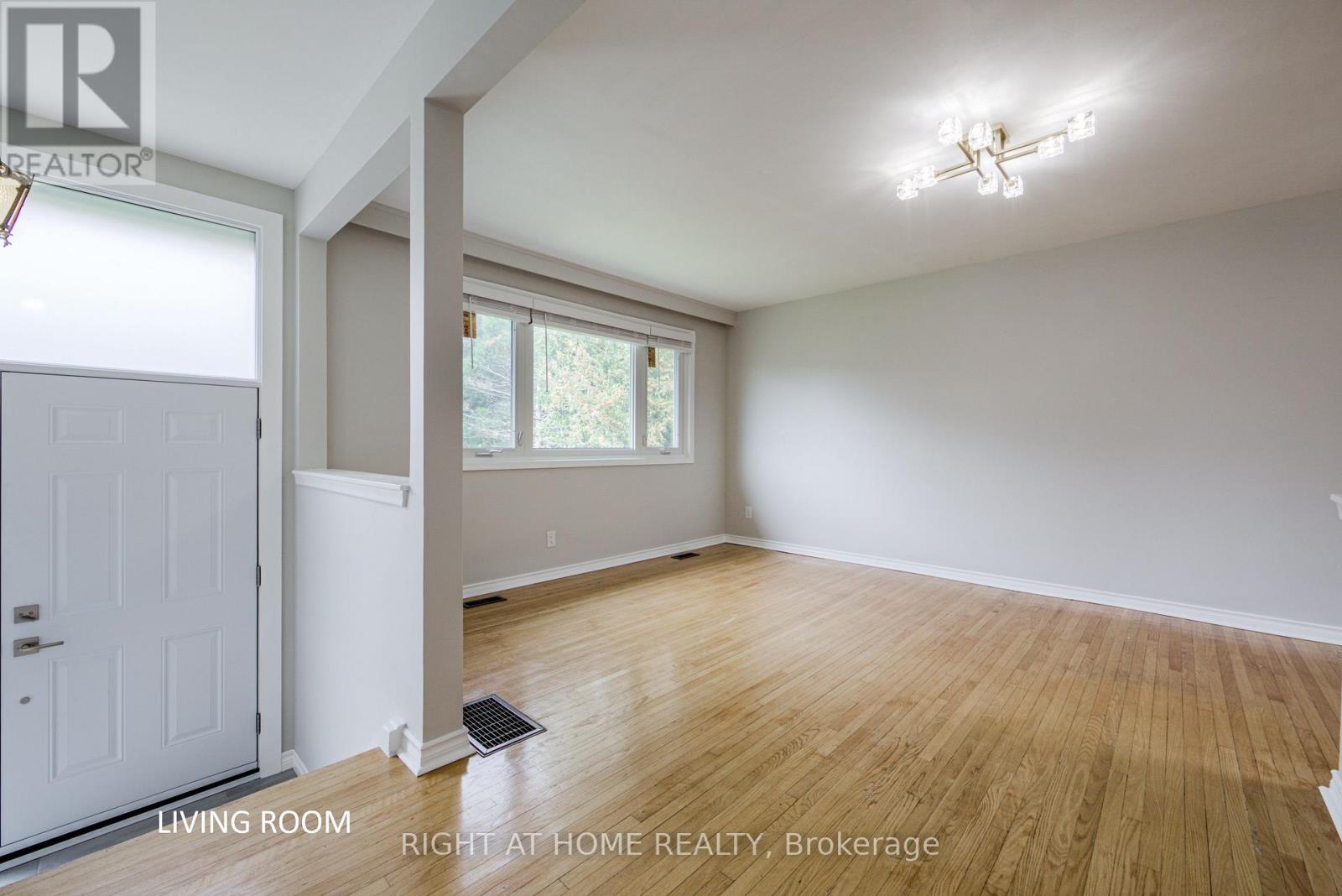 11 Fareham Crescent, Toronto, Ontario  M1E 1J8 - Photo 6 - E13847374
