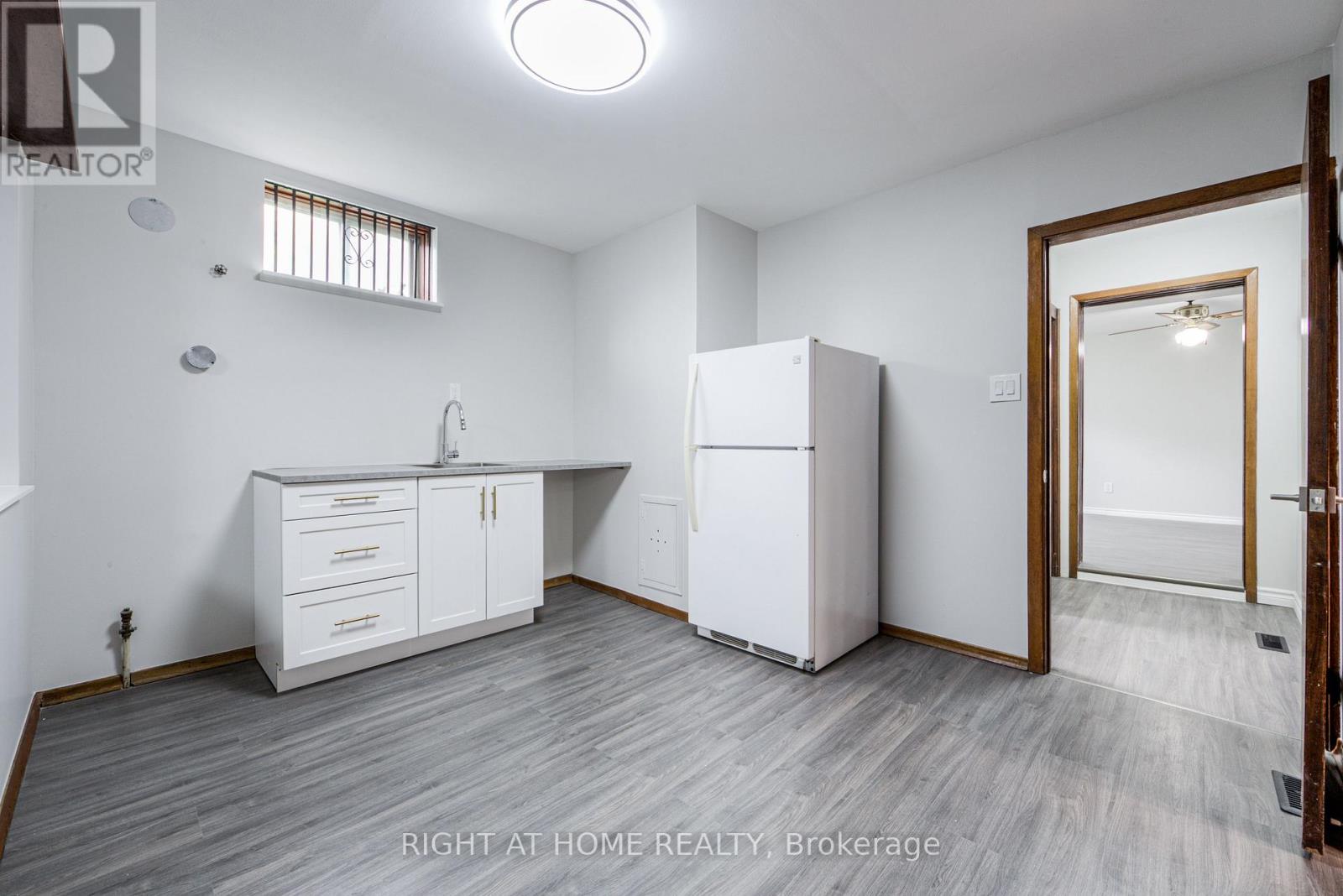 11 Fareham Crescent, Toronto, Ontario  M1E 1J8 - Photo 18 - E13847374