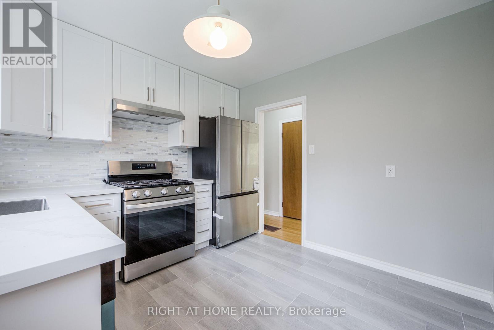 11 Fareham Crescent, Toronto, Ontario  M1E 1J8 - Photo 11 - E13847374