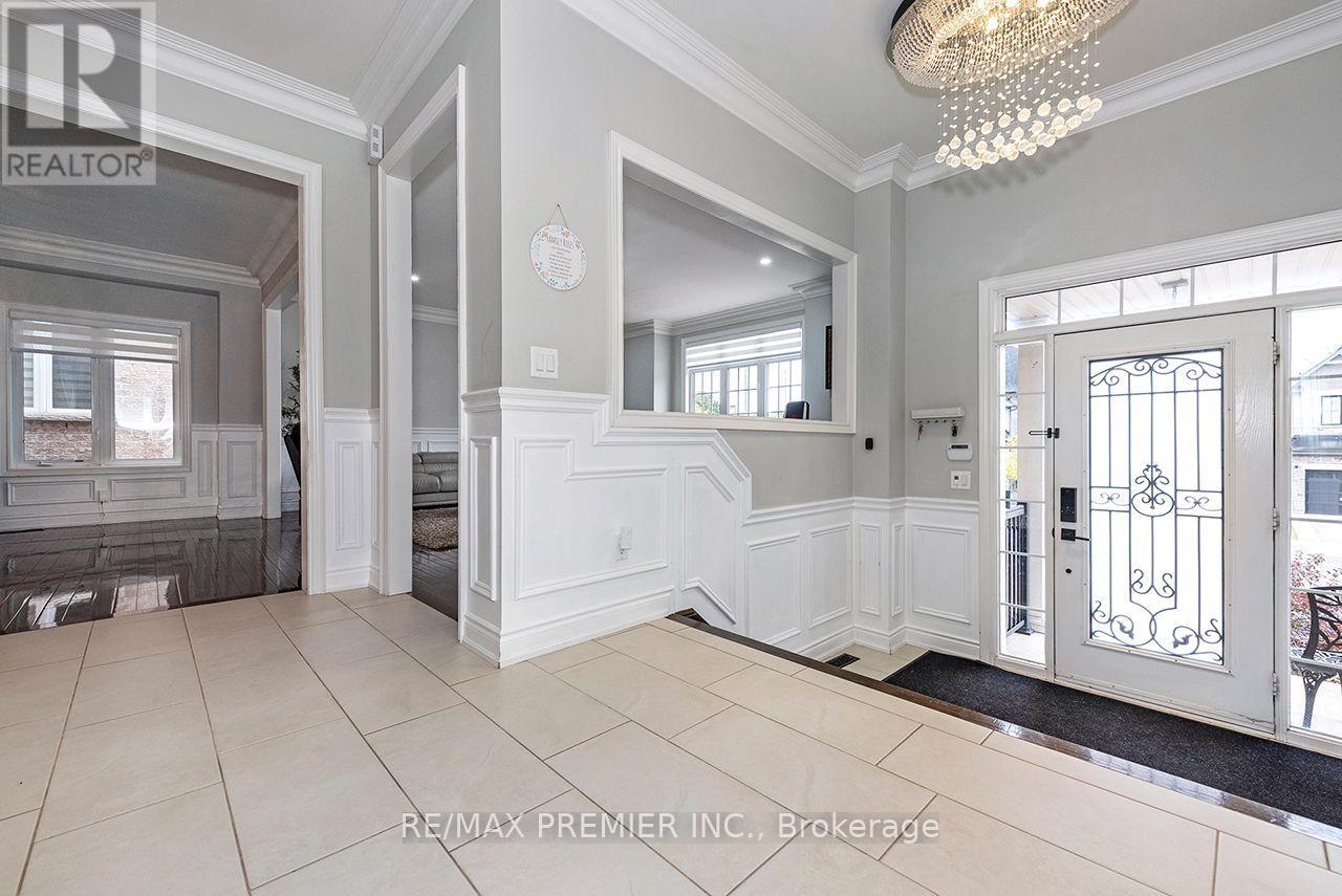 4 George Mckenzie Court, Toronto, Ontario  M9M 0E1 - Photo 10 - W13847356