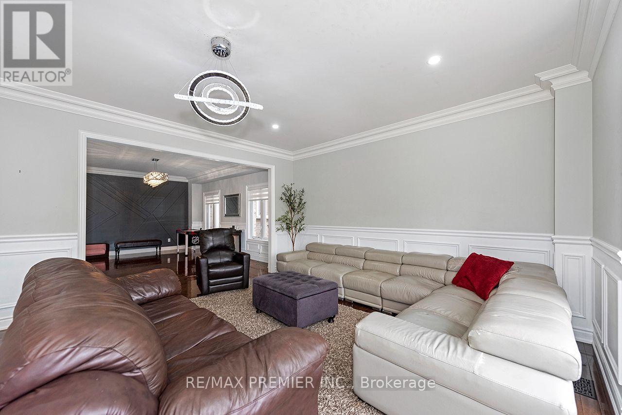 4 George Mckenzie Court, Toronto, Ontario  M9M 0E1 - Photo 12 - W13847356