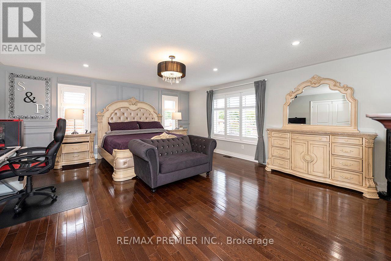 4 George Mckenzie Court, Toronto, Ontario  M9M 0E1 - Photo 29 - W13847356
