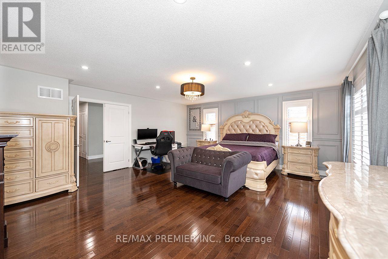4 George Mckenzie Court, Toronto, Ontario  M9M 0E1 - Photo 30 - W13847356