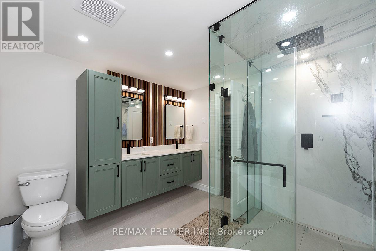4 George Mckenzie Court, Toronto, Ontario  M9M 0E1 - Photo 32 - W13847356