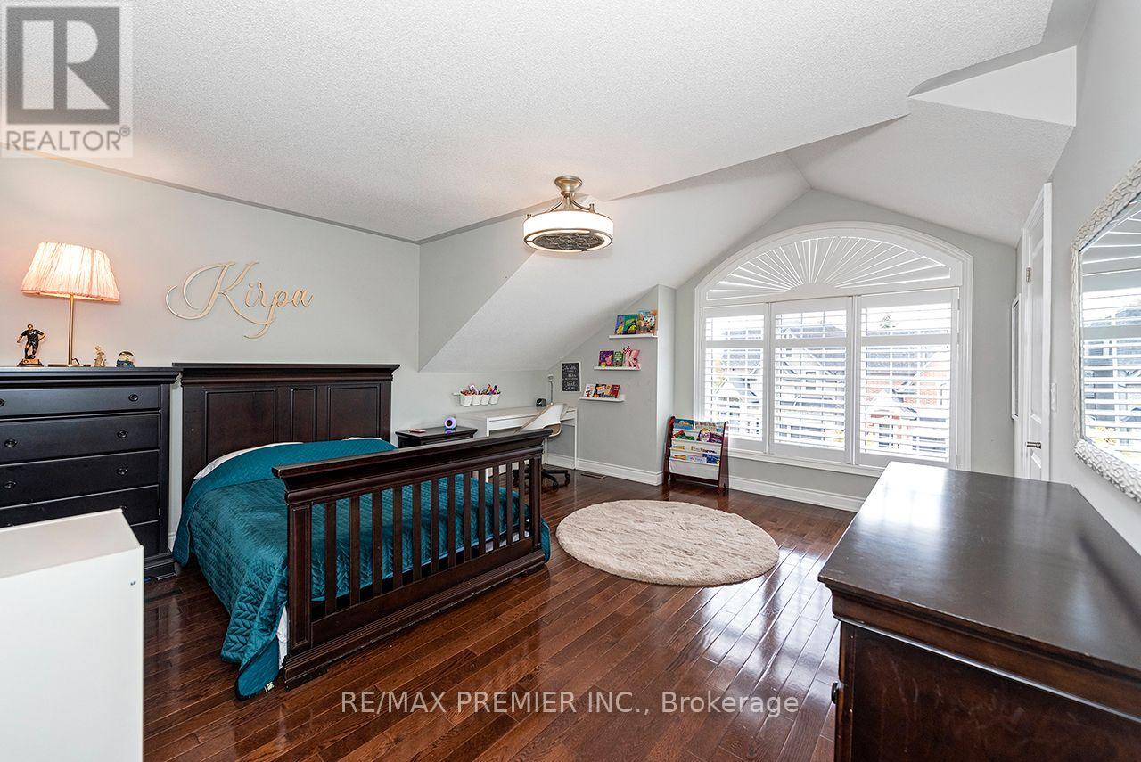 4 George Mckenzie Court, Toronto, Ontario  M9M 0E1 - Photo 33 - W13847356