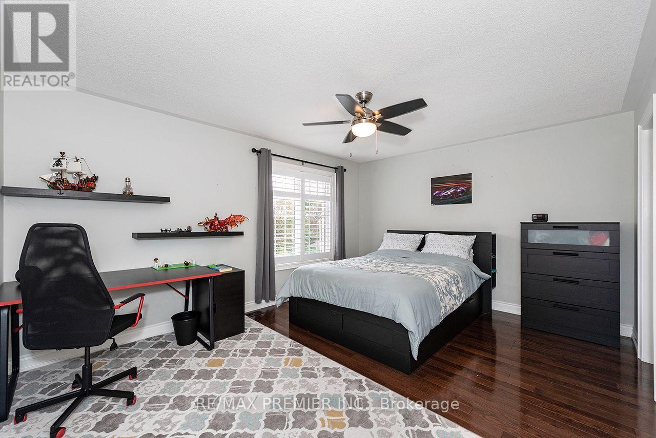 4 George Mckenzie Court, Toronto, Ontario  M9M 0E1 - Photo 39 - W13847356