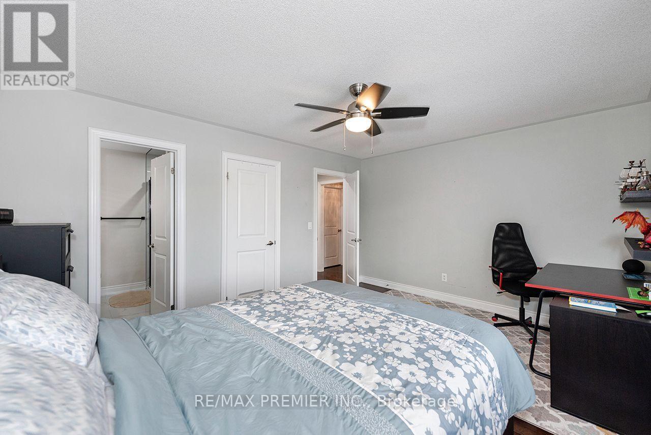4 George Mckenzie Court, Toronto, Ontario  M9M 0E1 - Photo 41 - W13847356