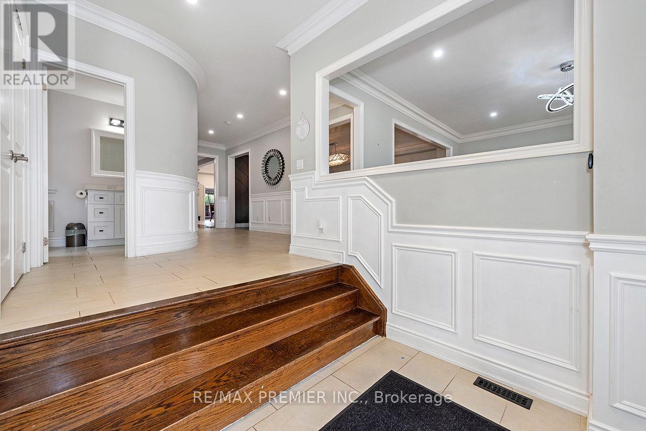 4 George Mckenzie Court, Toronto, Ontario  M9M 0E1 - Photo 6 - W13847356