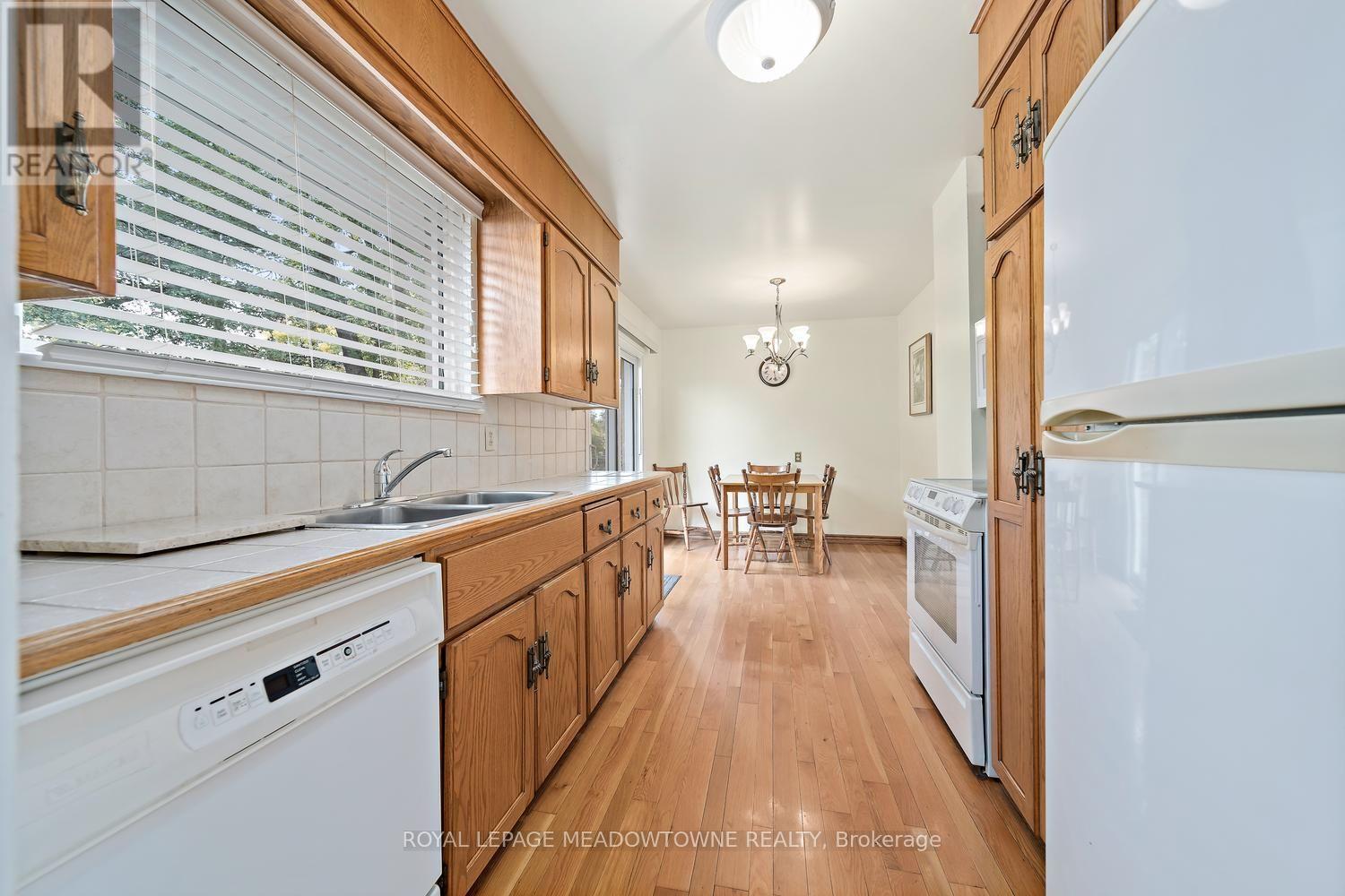 5 Lucinda Place, Halton Hills, Ontario  L7G 1J8 - Photo 16 - W13847394